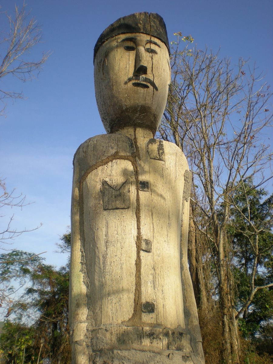 tượng gỗ kon tum