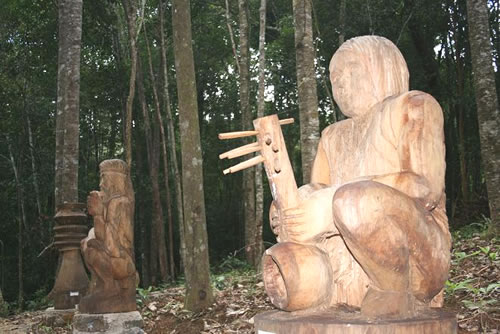 tượng gỗ kon tum