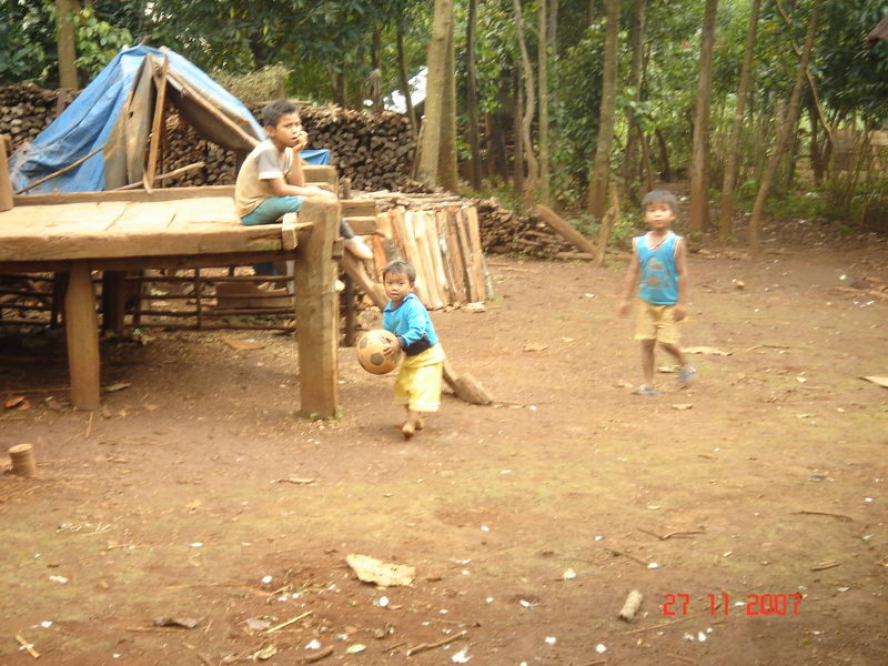 bản làng kon tum