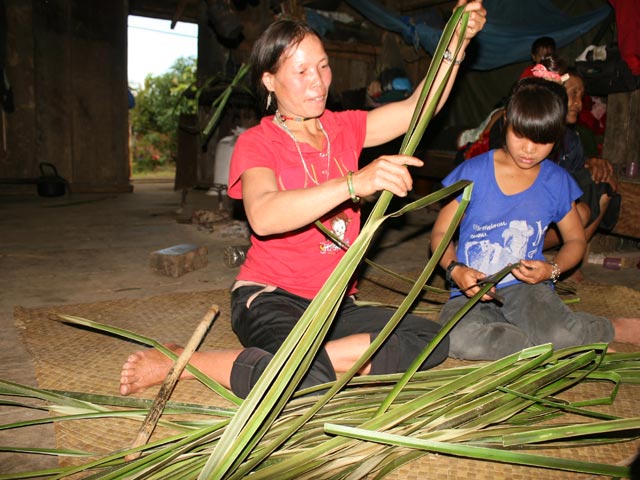 chiếu cói kon tum