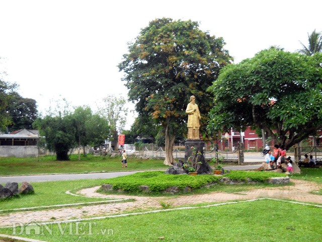 nhà thờ gỗ kon tum 5