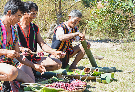 nướng ống lồ ô kon tum 2