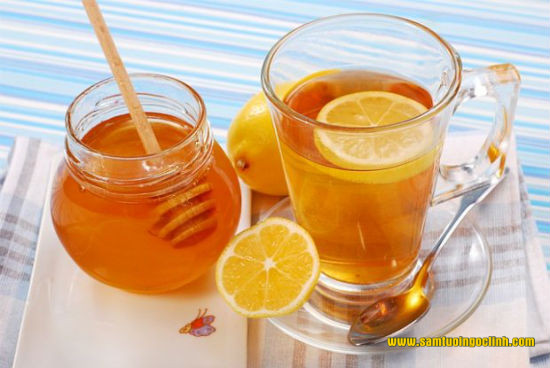 Chanh chứa nhiều vitamin C, mật ong chứa nhiều năng lượng