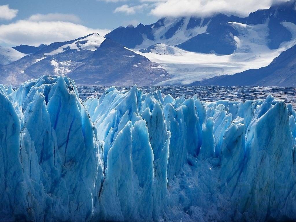 Cảm thấy kì diệu khi nhìn thấy những tảng băng xanh Upsala Glacier ở thung lũng sông băng thuộc công viên quốc gia Los Glaciares ở Patagonia, Argentina.